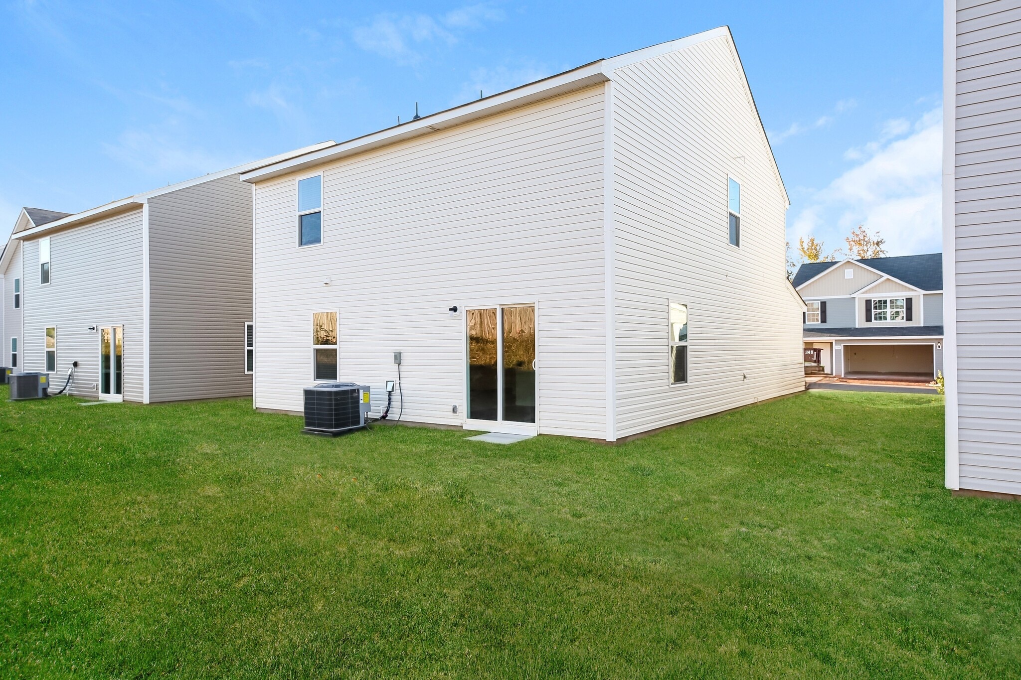 Building Photo - 2153 Southlea Dr