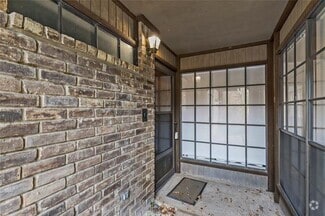 Building Photo - 2765 Fairway Park St
