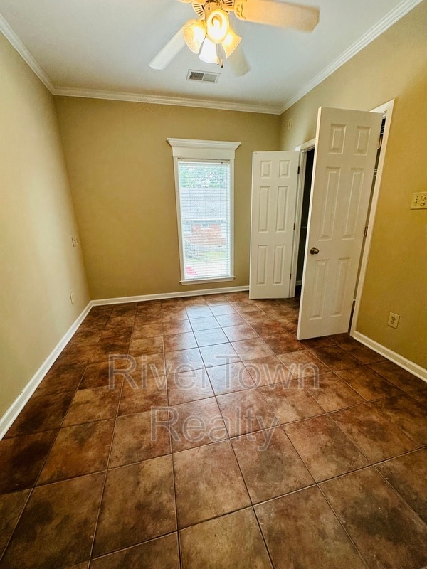 Building Photo - 641 Gookin Pl
