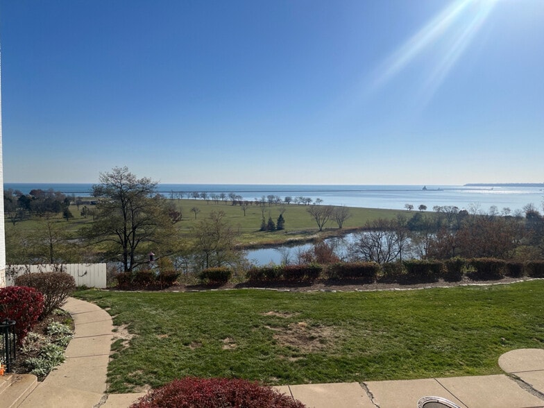 Building Photo - 1228 E Juneau Ave