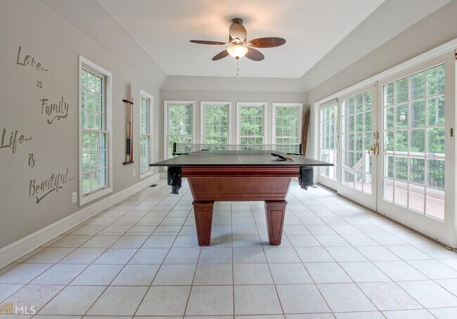 Building Photo - 208 Wysteria Ct