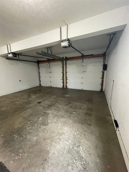 Building Photo - 1513 King Henry Dr