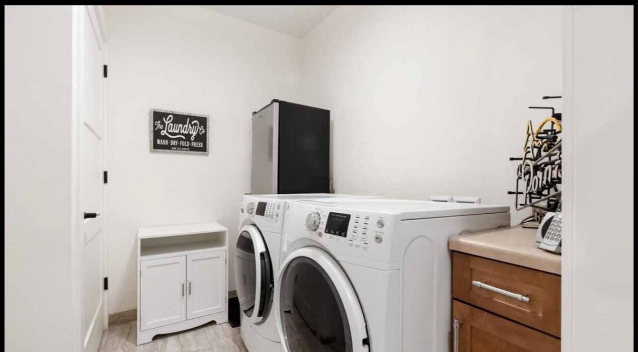 Building Photo - 5600 Lake Edge Rd