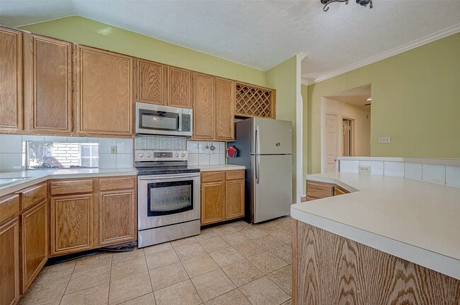 Building Photo - 7030 River Garden Dr