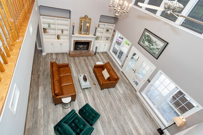 Building Photo - Historic Highland Road Beauty with Bayou V...