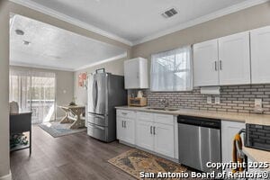 Building Photo - 810 Dakota St