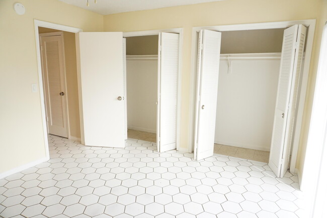 Building Photo - 150 Waltham G