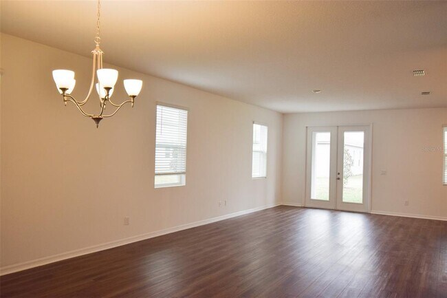 Building Photo - 2370 Lancashire St