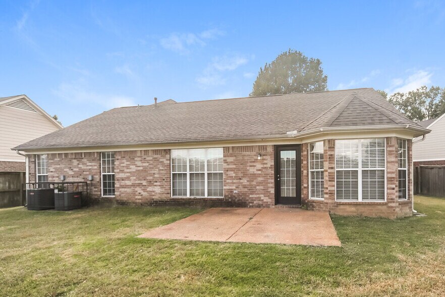 Building Photo - 8386 Evening Sun Cove