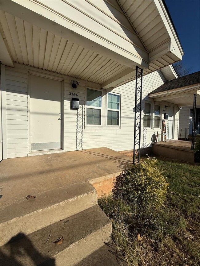 Building Photo - 2906 S Santa Fe Ave