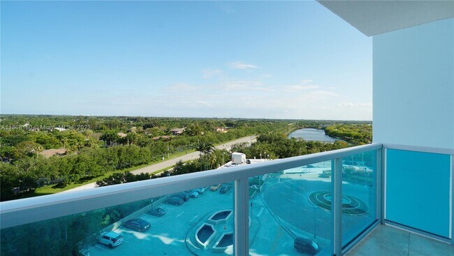 Building Photo - 2641 N Flamingo Rd