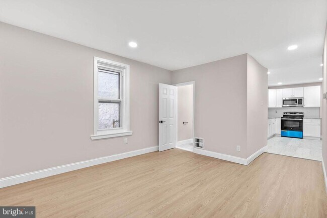 Building Photo - 4956 Baynton St