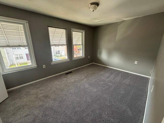Building Photo - 2 Bedrooms Plus Den