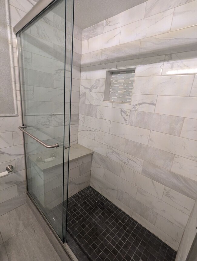 Building Photo - FABULOUS PEARL STREET CONDO IN SECURE BLDG...