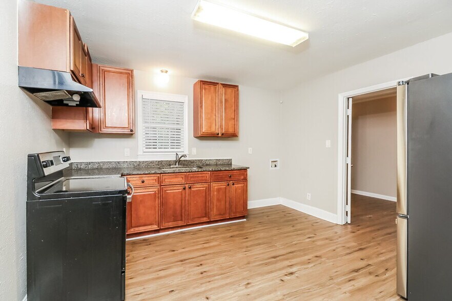 Building Photo - 2812 Denview Ln