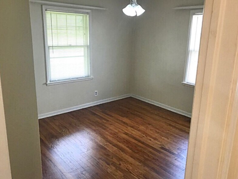 Bedroom 1 - 1652 Humphrey Ave