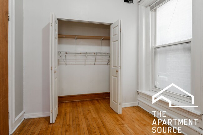 Building Photo - 241 W Scott St