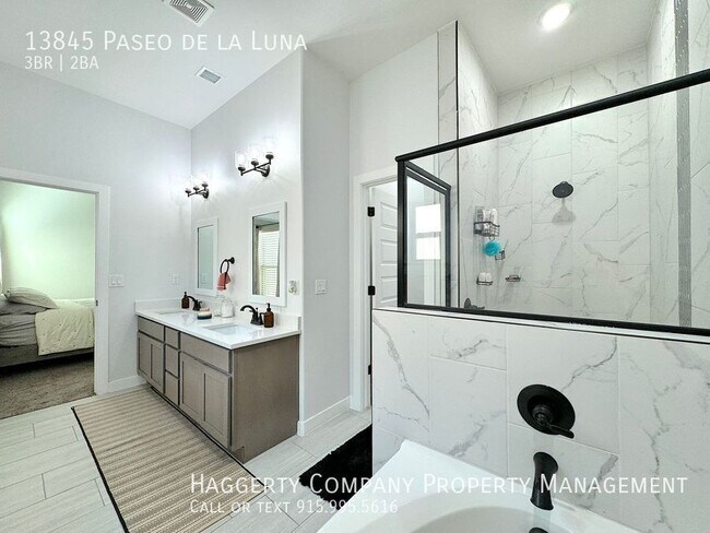 Building Photo - 13845 Paseo de Ln
