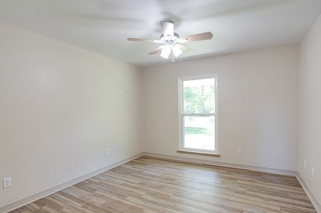 Building Photo - 12525 Indian Springs Rd