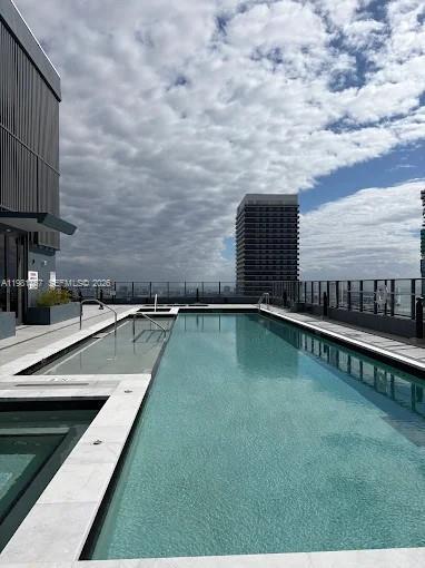 Building Photo - 121 NE 5th St