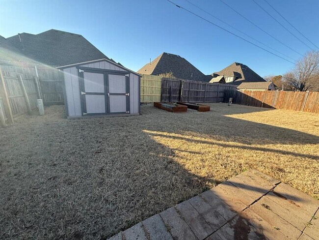 Building Photo - 18509 Chestnut Oak Dr