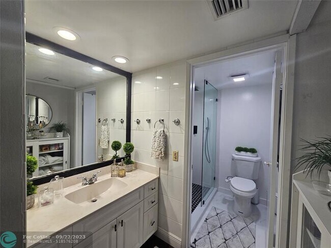 Building Photo - 2703 Nassau Bend