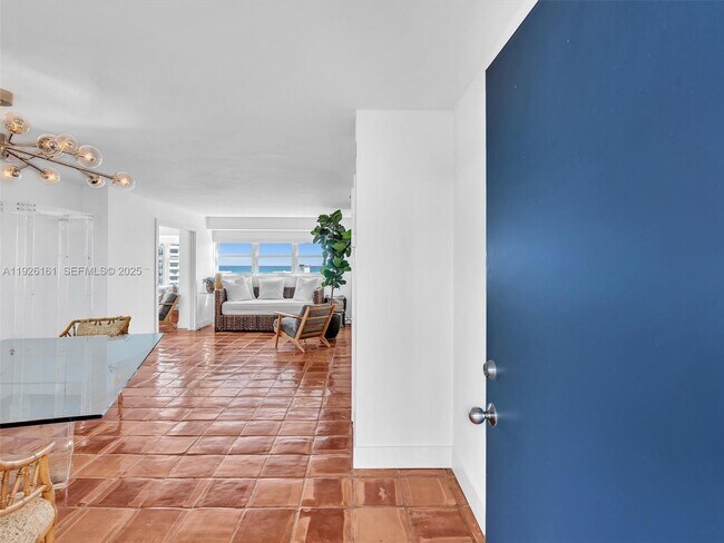 Building Photo - 1881 Washington Ave