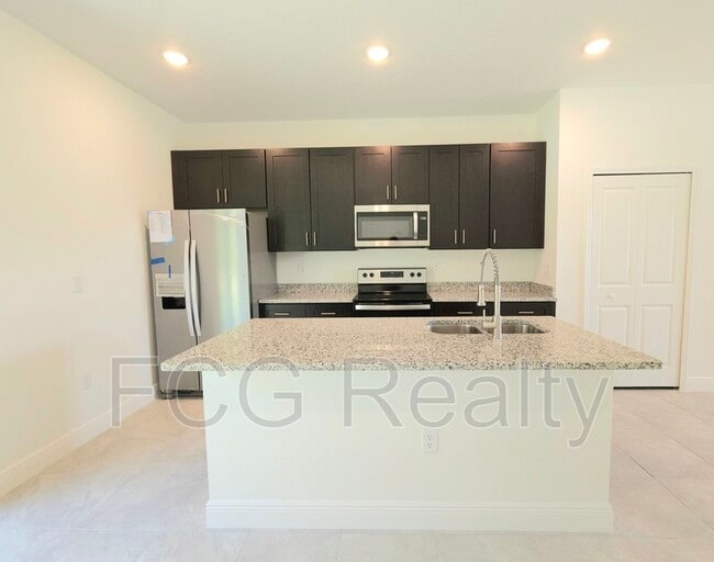 Building Photo - 5383 SW 150th Lane Rd