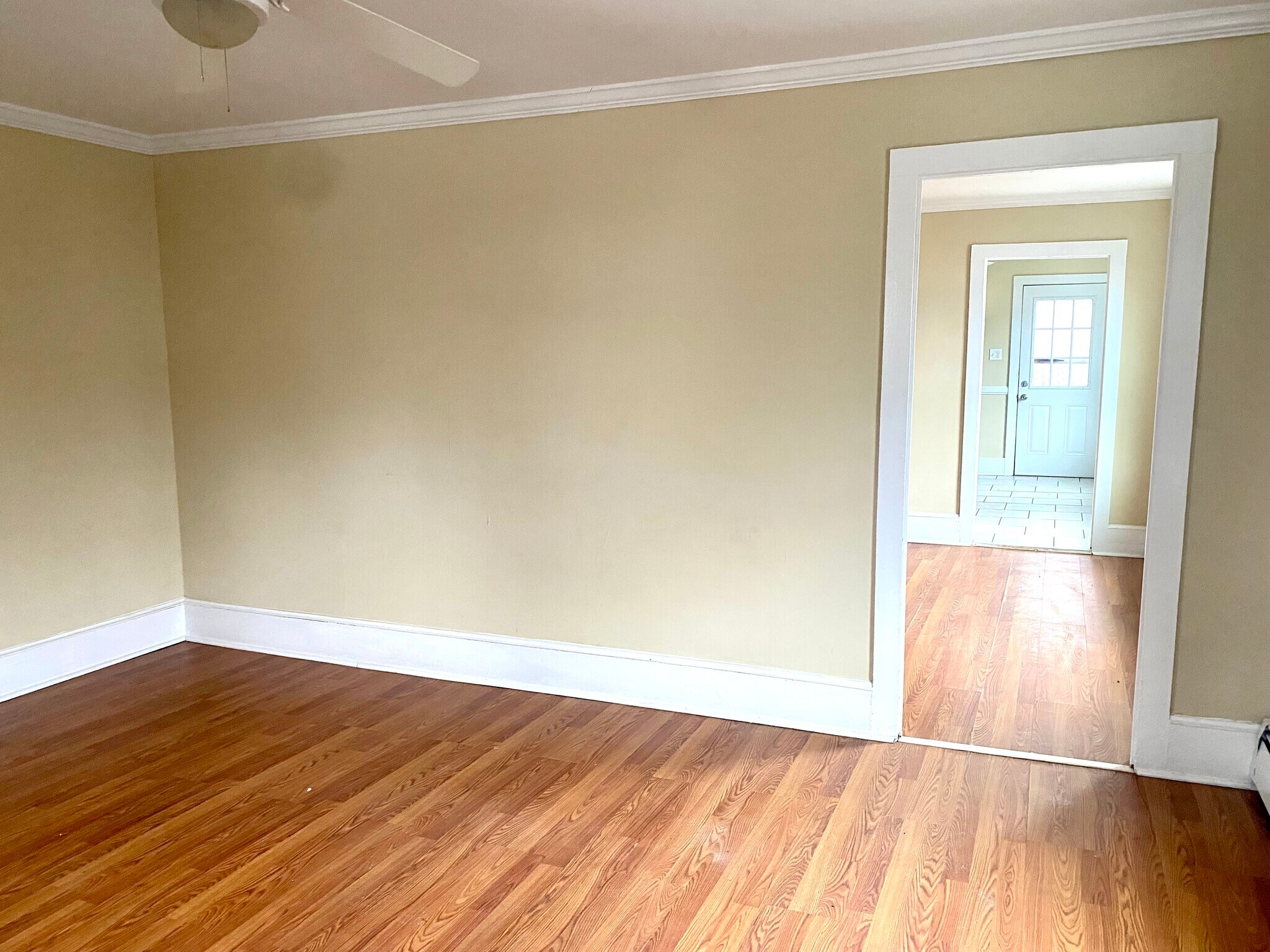 Building Photo - 19 Center St