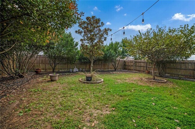 Building Photo - 308 Potters Peak Way