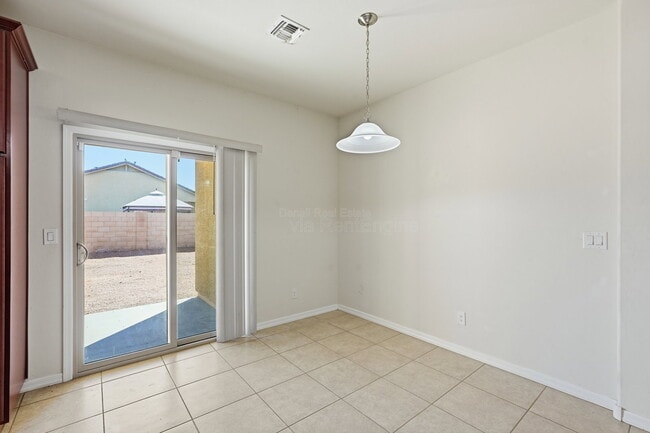 Building Photo - 6737 S Cut Bow Dr