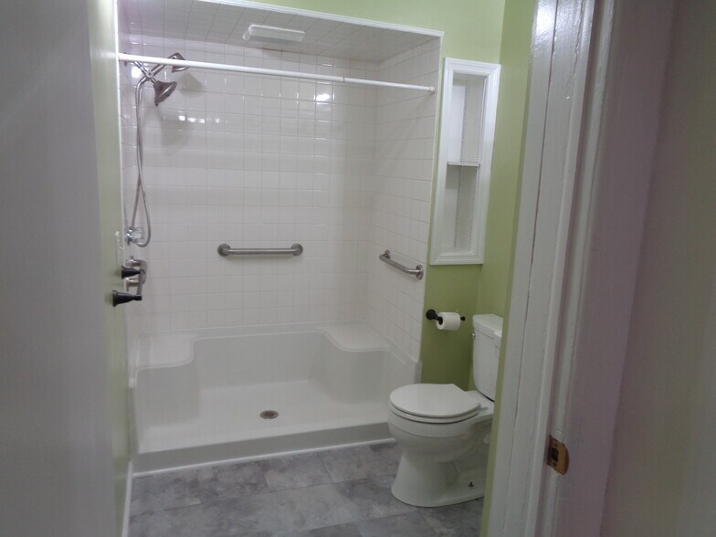 Walk In Shower - 13000 9w