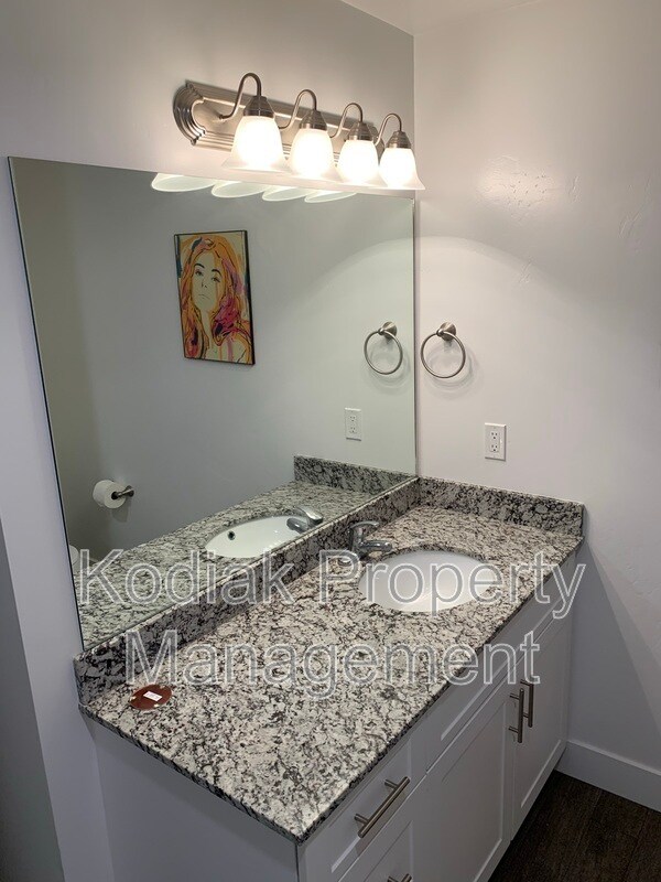 Building Photo - 875 S Depot St