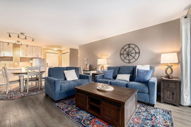 Building Photo - 5056 Valleyway Dr