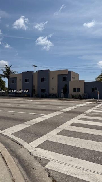 Building Photo - 811 E 52nd St