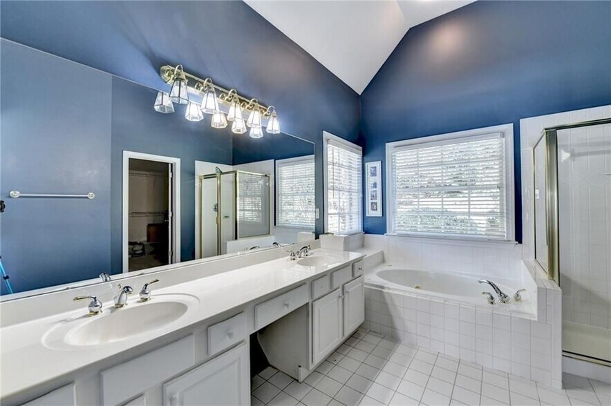 Building Photo - 355 Laurel Oak Dr