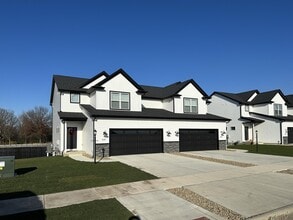 Building Photo - 626 Rapp Dr