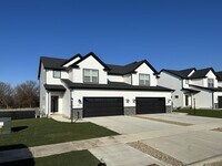 Building Photo - 602 Rapp Dr