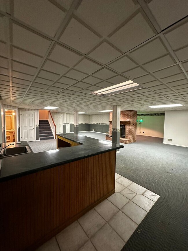 Building Photo - 1250-1254 Evans City Rd