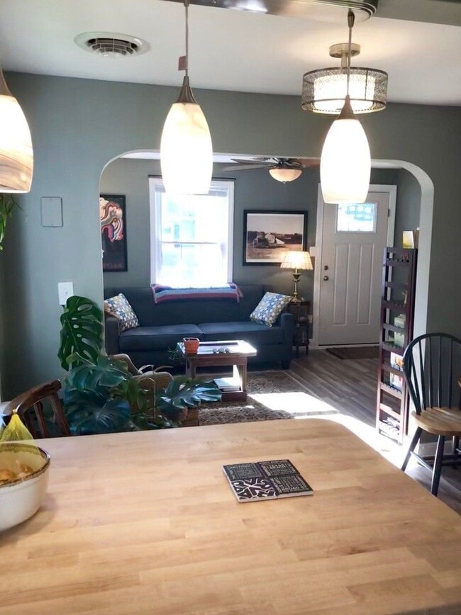 Building Photo - 1128 Sumpter St