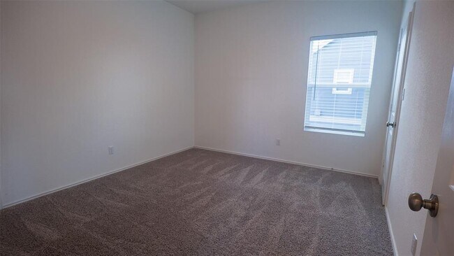 Building Photo - 1321 Weatherford Ln