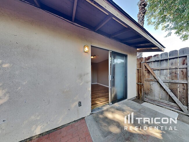 Building Photo - 1734 Floyd Avenue Modesto CA