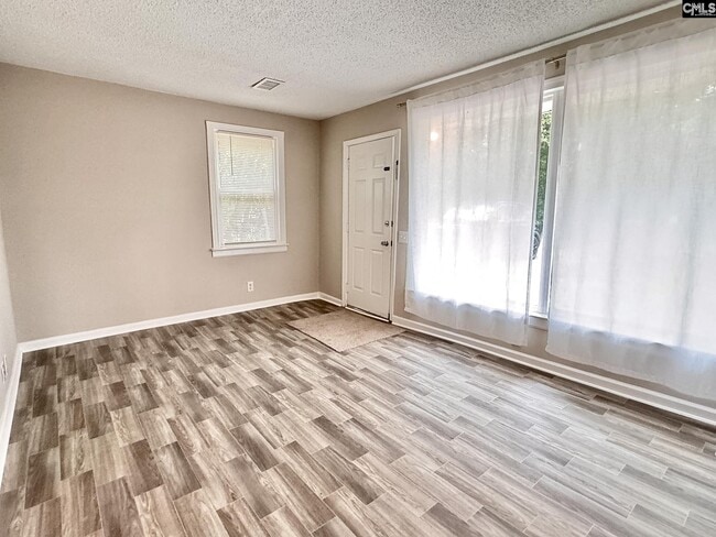 Building Photo - 3626 Hydrangea St