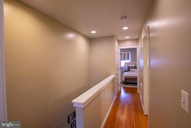 Building Photo - 140 Mercy St