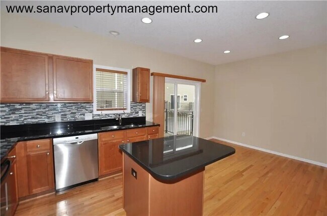 Building Photo - ? Stylish 2-Bedroom Townhome in Prime West...