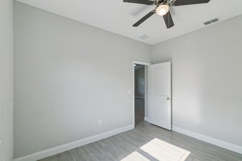 Building Photo - 969 Cambridge Ct