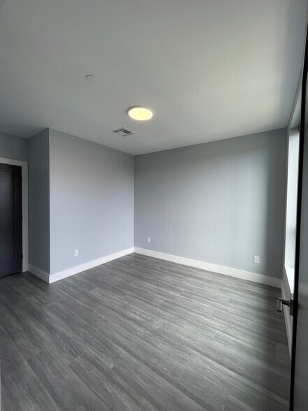 Building Photo - 367 Western Ave