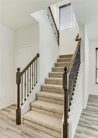 Building Photo - 8720 Stone Valley Dr