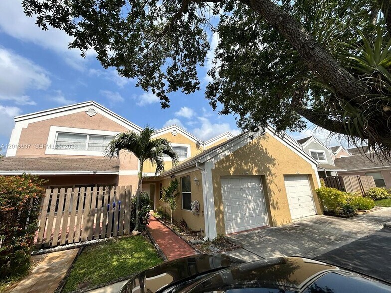 Building Photo - 1325 NW 124th Ave