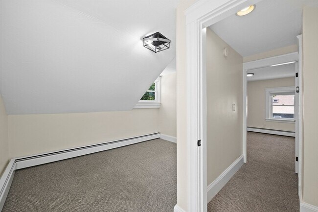 Building Photo - 34 Ricard St